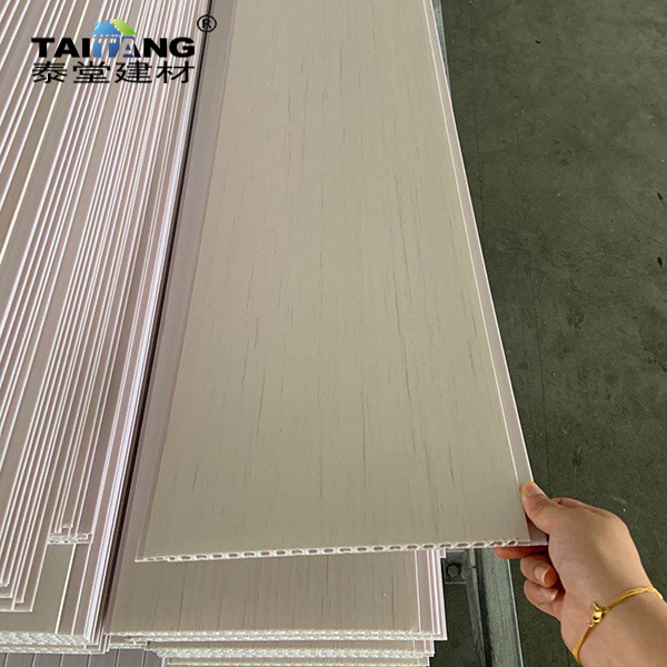 Exportación al por mayor 250MM * 8.5MM revestimiento de grano de madera PVC techo de plástico refuerzo decoración de interiores panel de pared