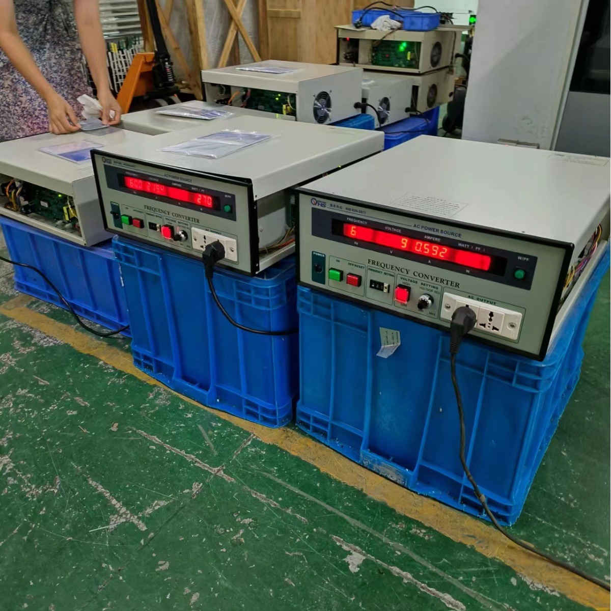 1KVA��Ƶ��Դ�������������110V 60HZ������5̨