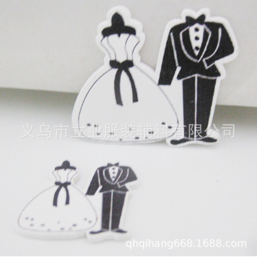 白底彩绘无孔木质纽扣 婚礼贺卡装饰木牌 diy手工辅料木扣 帽子扣