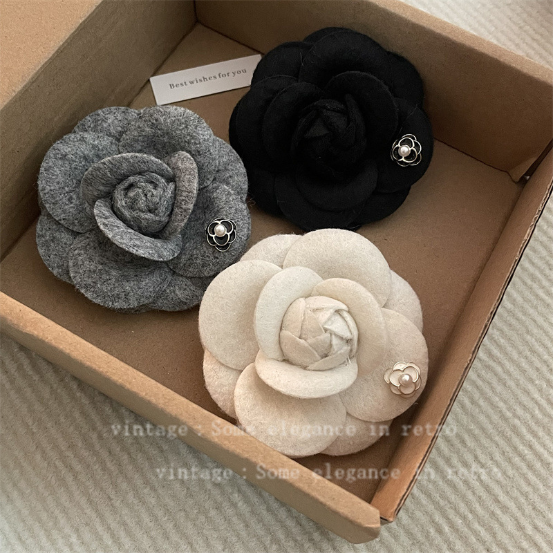 South Korea high-end fabric camellia brooch women's elegant socialite temperament corsage high-end sense coat suit accessories fashion
