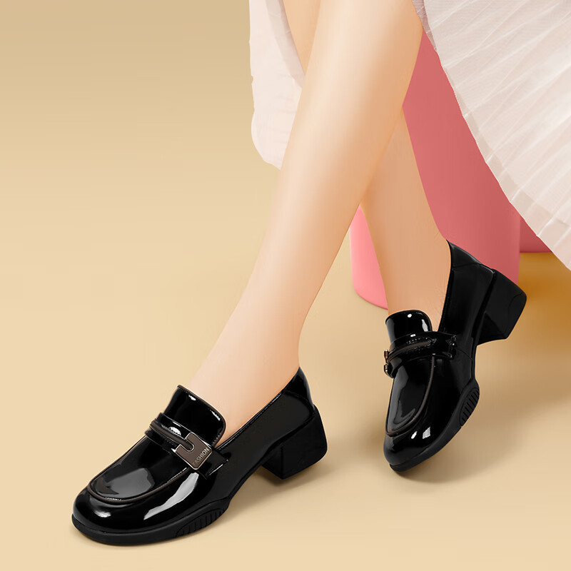 천사 다음 문 프랑스 스타일 블랙 로퍼 여성의 2024 봄과 가을 새로운 올 매치 슬립 온 영국 스타일 가죽 신발 두꺼운