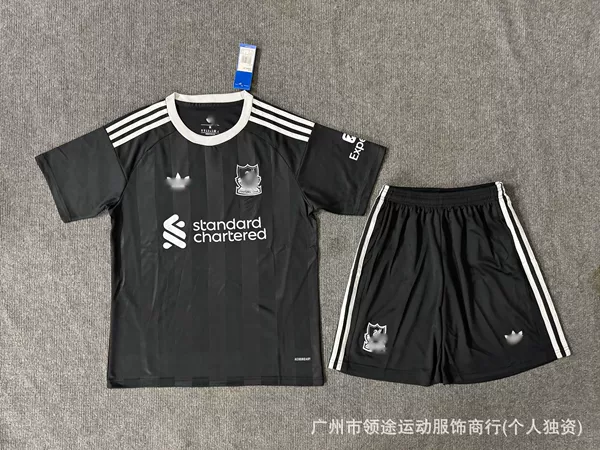Emperor M black goalkeeper