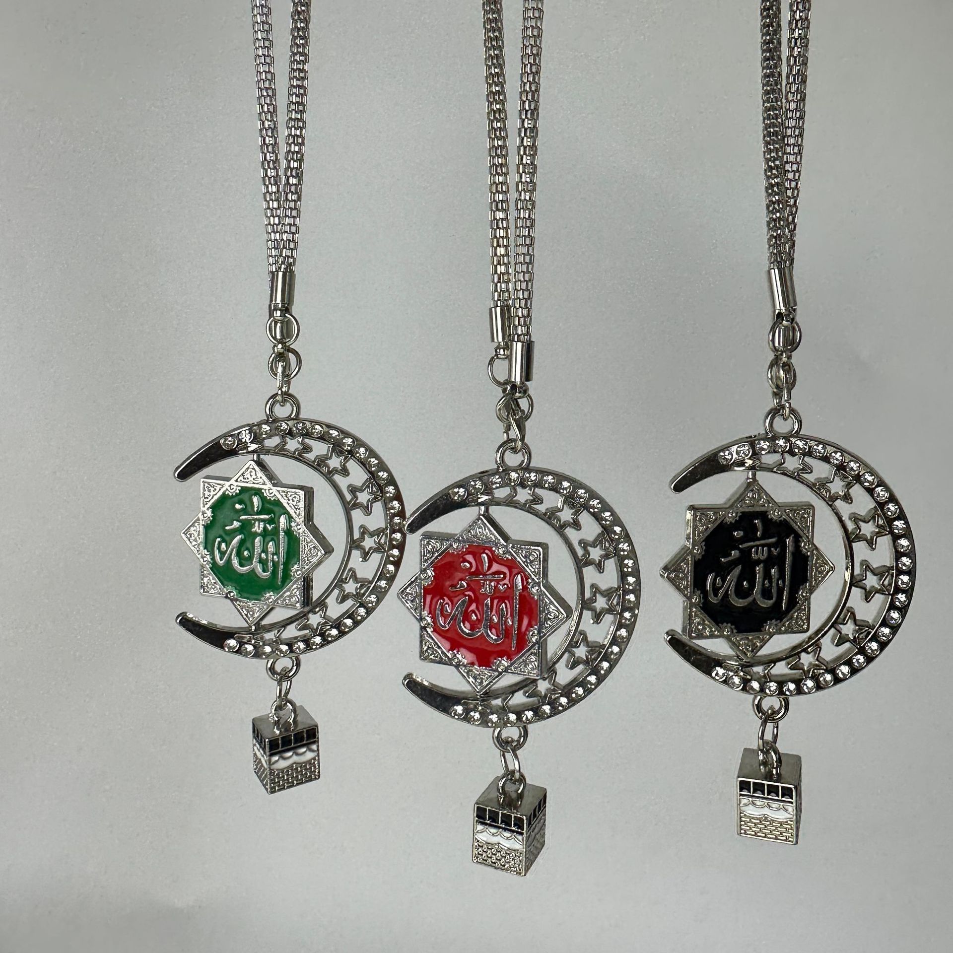 Popular cross-border direct-supply zinc alloy car pendant from the Middle East and Southeast Asia, double-sided diamond-embellished star-moon design, premium model