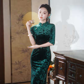 高档日常妈妈2025新款春秋改良墨绿色旗袍气质长款复古修身连衣裙