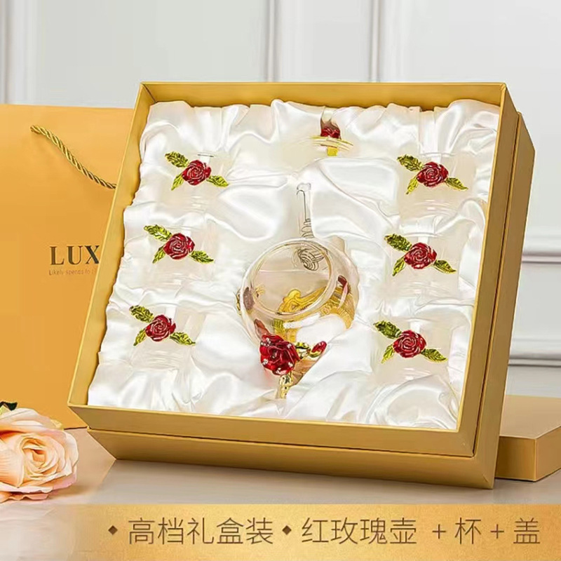 빨간 장미 냄비 세트, 냄비 1개와 컵 6개