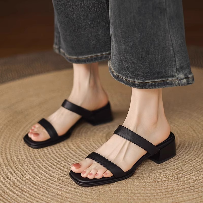 春夏の新型の本革は太くて外に女性のスリッパを履いています。|undefined
