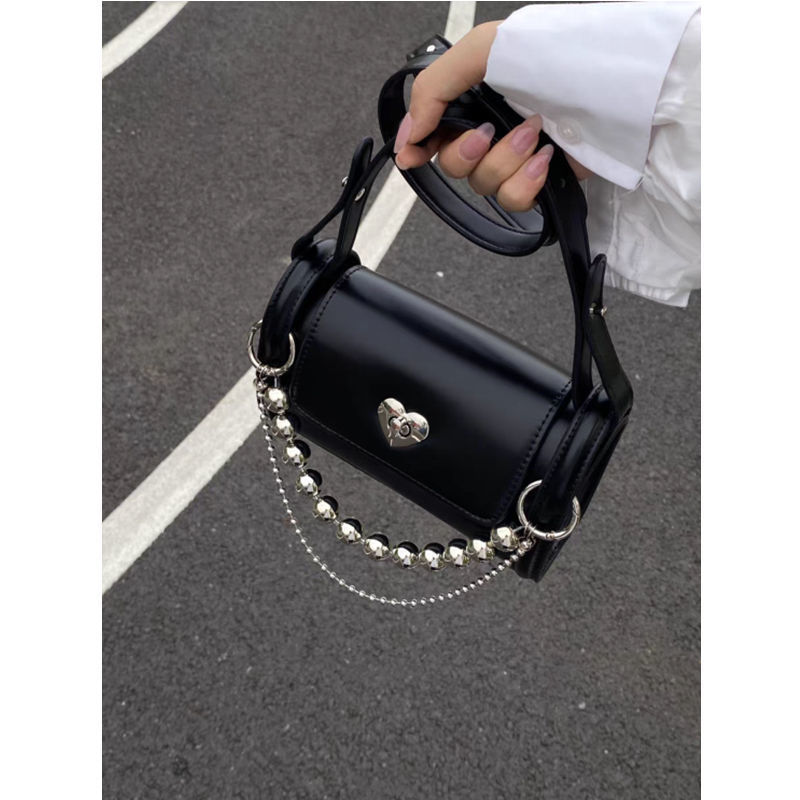 Borsa a tracolla donna con lucchetto a cuore e catena in metallo_voghion.com