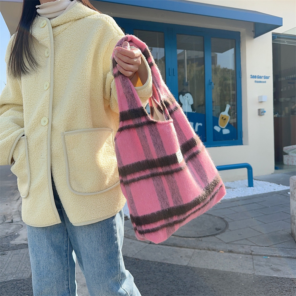 31292 Japanese and Korean large-capacity woolen checkered bag for women, 2023 new Tote bag, commuter and school single-shoulder bag undefined