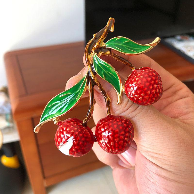 sophisticated elegant universal brooch