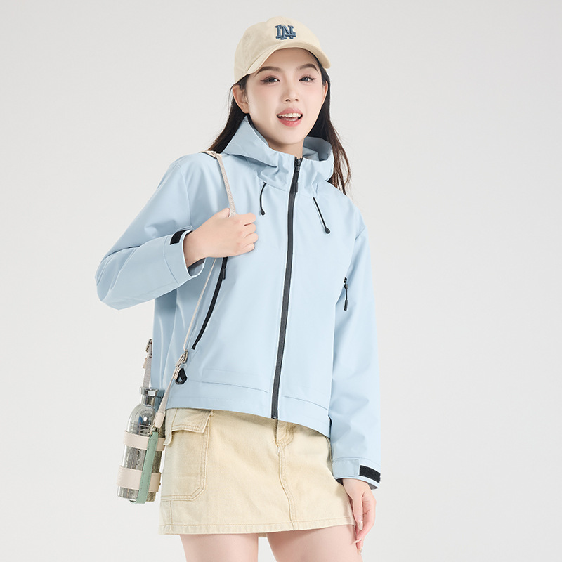 라이트 블루 여성 모델