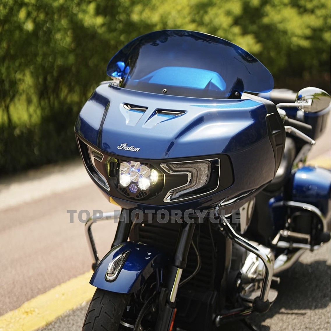 Suitable for Indian Challenger Black Horse Navigator Series Windshield Motorcycle Modification Multi-Color Replacement Windscreen