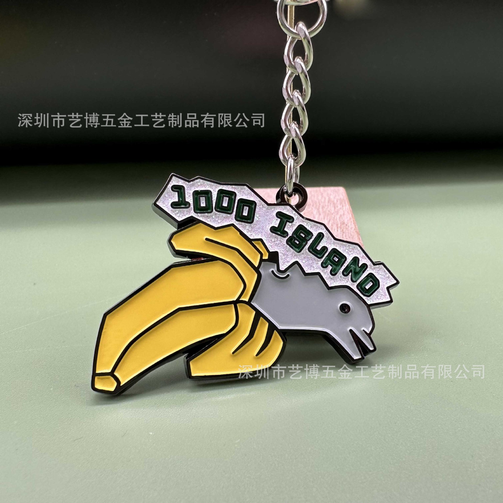 新款创意香蕉钥匙扣闪粉钥匙扣浸塑钥匙扣小礼品挂饰
