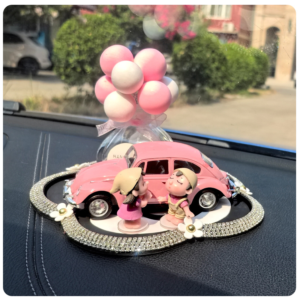 Adorno de automóviles encantador perfumes clásicos de automóviles con diamantes, consola central, decoración interior de pequeños globos frescos