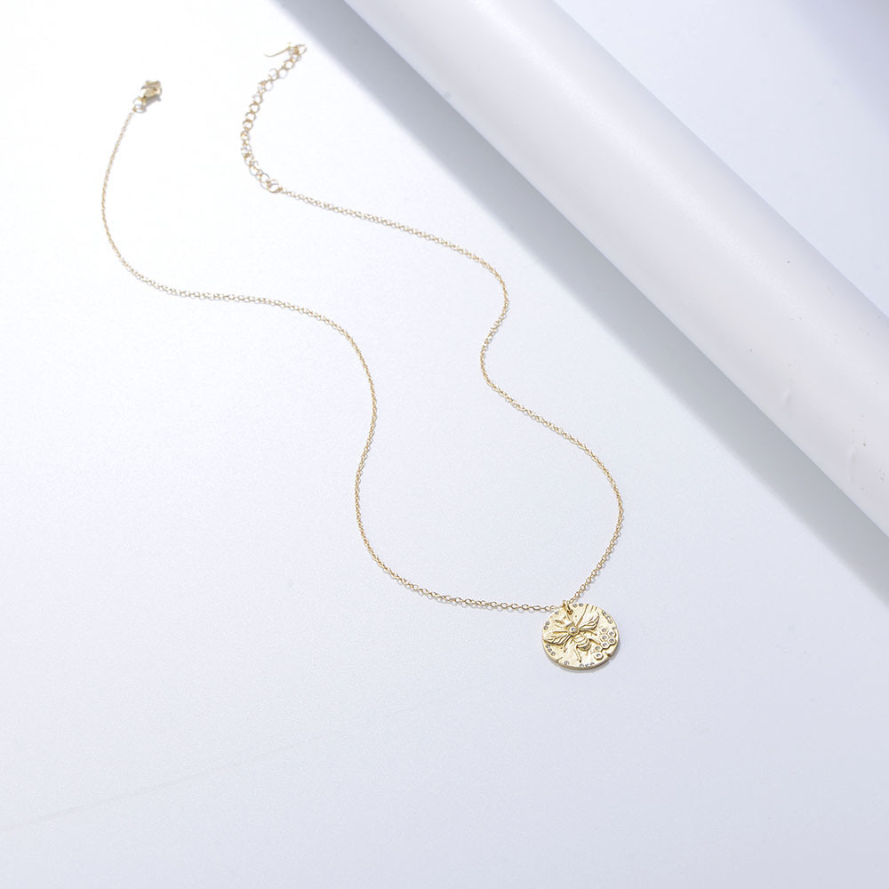Europa y América S925 collar de plata esterlina ins simple elegante todo partido etiqueta de la abeja collar de diamantes clavícula femenina decoración de la cadena de plata