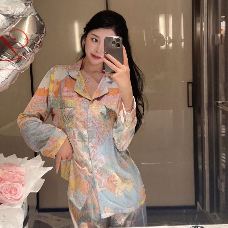 [Colorful jungle] Spring new high-end luxury comfortable Ice Silk long sleeve pajamas thin homewear suit