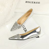 7200-H166 European and American style retro rhinestone decoration versatile pointed shallow mouth foot pedal comfortable slope single order shoes for women