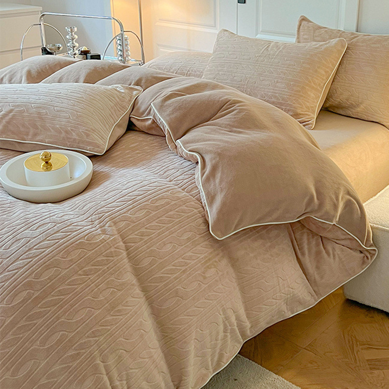 Invierno leche de cama de terciopelo de cuatro piezas, sábanas de franela de coral, cubierta de colcha de cama de terciopelo de tres piezas