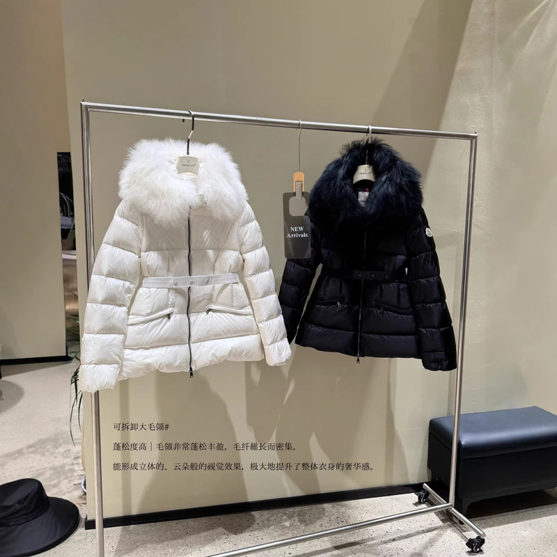 Free Shipping from Guangzhou, Original Mongolian Women's Boed Goose down Jacket with Large Fox Fur Collar, Hooded, Cold-Resistant, Waist-Cinching, Slimming Effect
