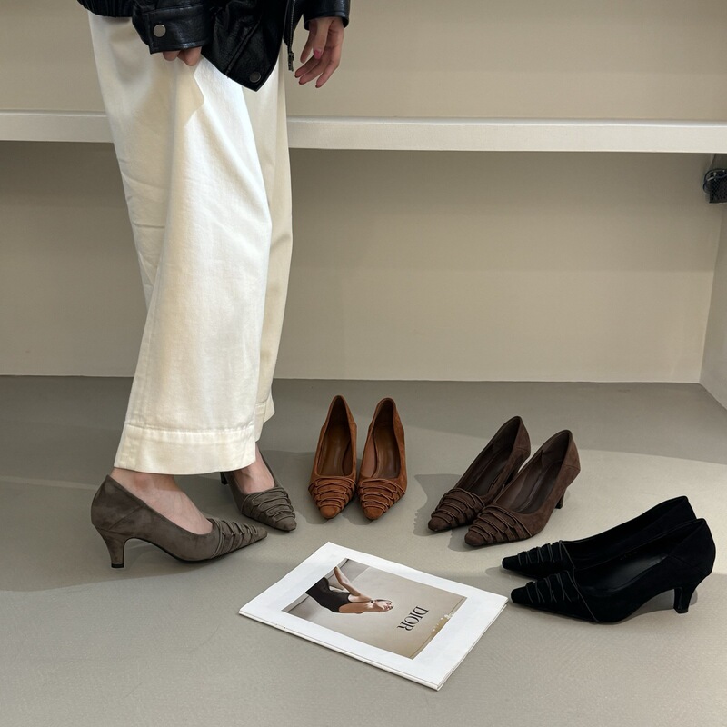 French-style retro pointed-toe shallow sheepskin women's shoes, 2026 new versatile stiletto suede professional commuting shoes for women French-style retro pointed-toe shallow sheepskin women's shoes, 2026 new versatile stiletto suede professional commuting shoes for women