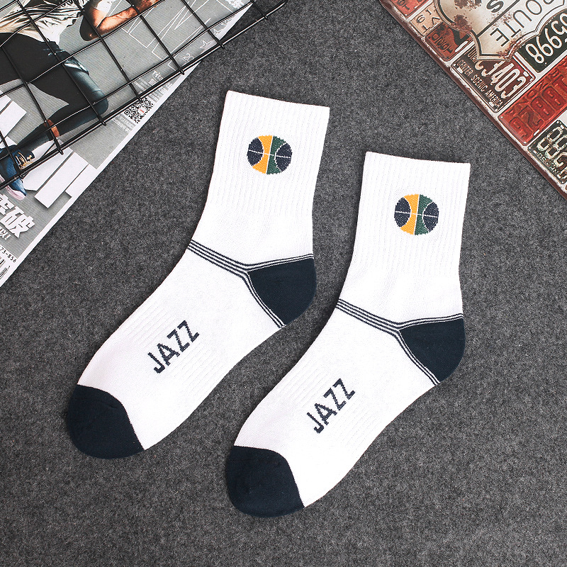 Calcetines de algodón para hombres a media pierna calcetines de baloncesto de la NBA de moda europea y americana logotipo del equipo estilo universitario estudiante calcetines deportivos hombres