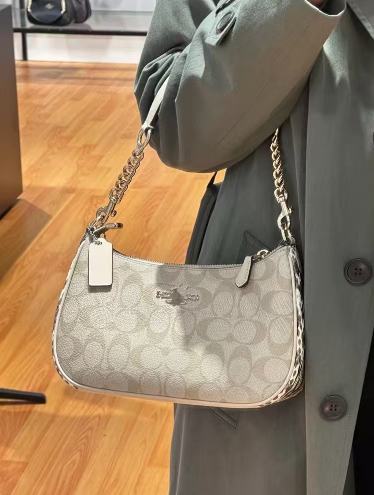 뱀 무늬 화이트 + 선물 상자