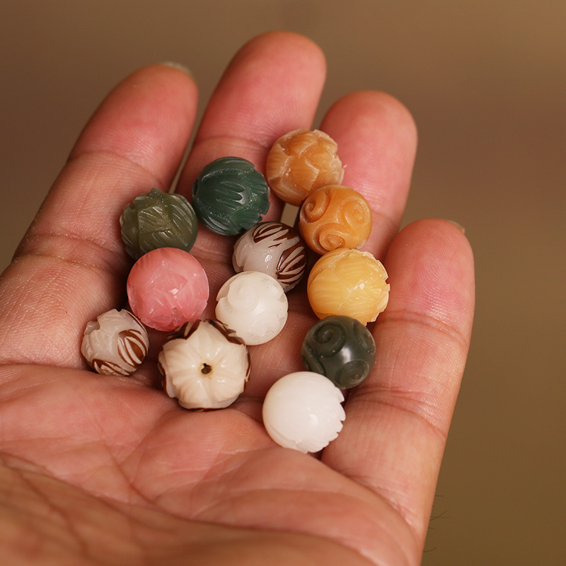 White Bodhi Root with Peel Lotus Pure Hand Carved Colorful Duobao Lotus Ball Xiangyun Two-Layer Lotus Diy Accessories