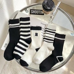 Black and White Minimalist Letter R Socks for Girls, Autumn/Winter Cotton Striped Knee-High Socks, Instagram Trendy, Spring/Autumn Pairing, Sports Couple Socks