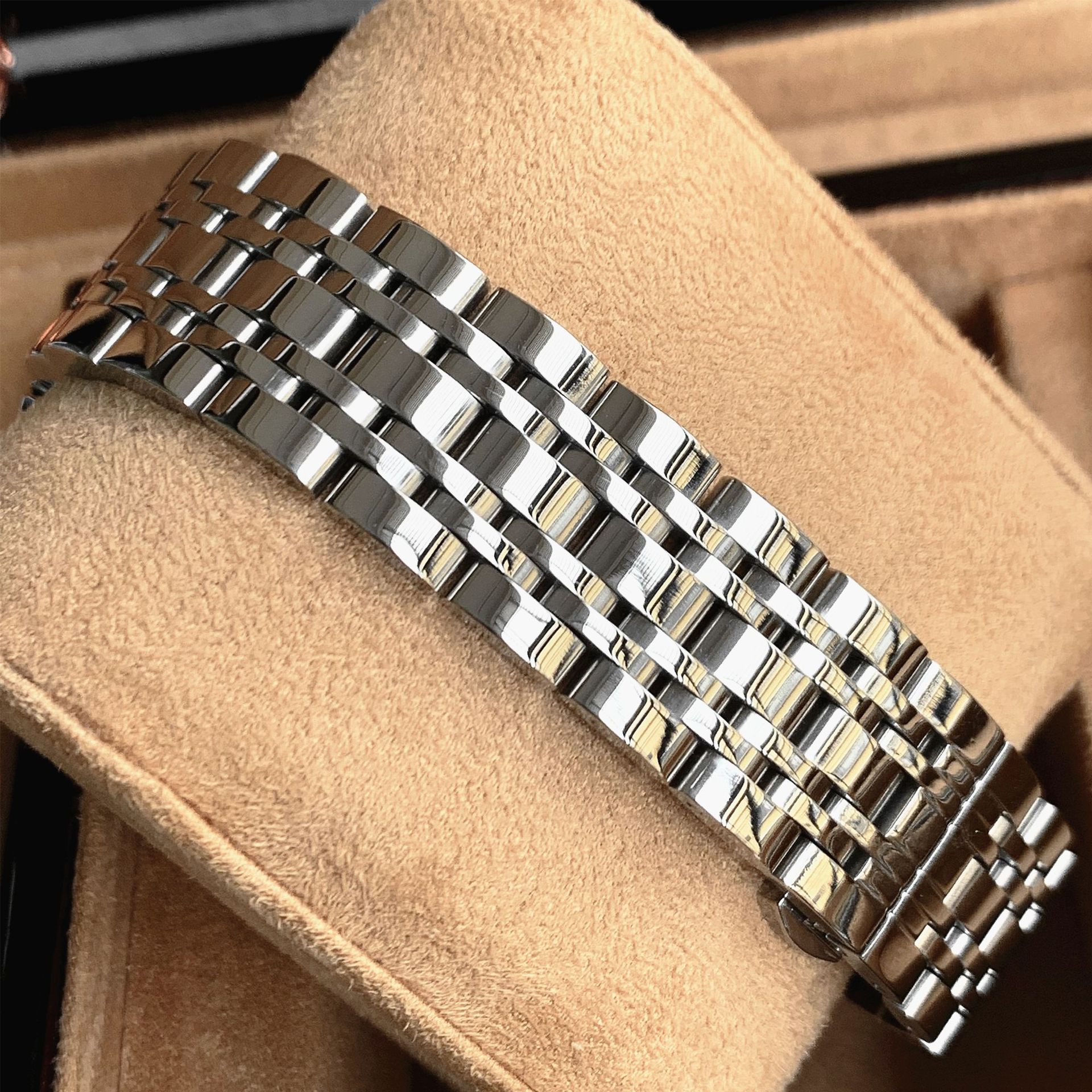  men's watch foreign trade popular waterproof fully automatic quartz watch cross-border e-commerce live broadcast one piece drop shipping wholesale_voghion.com