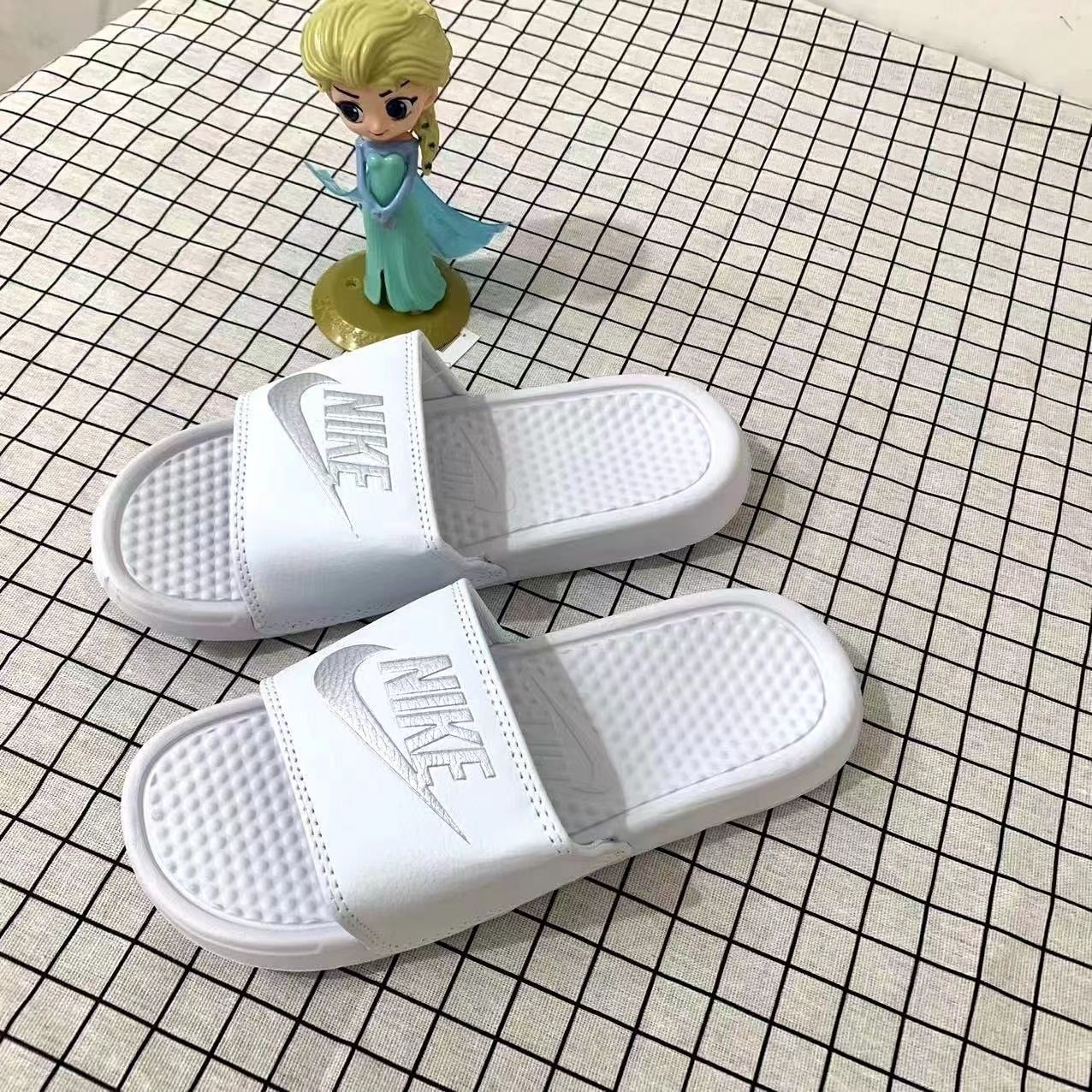 Nuevo gancho deportivo verano barroco pareja aj pantuflas hombres y mujeres playa antideslizante