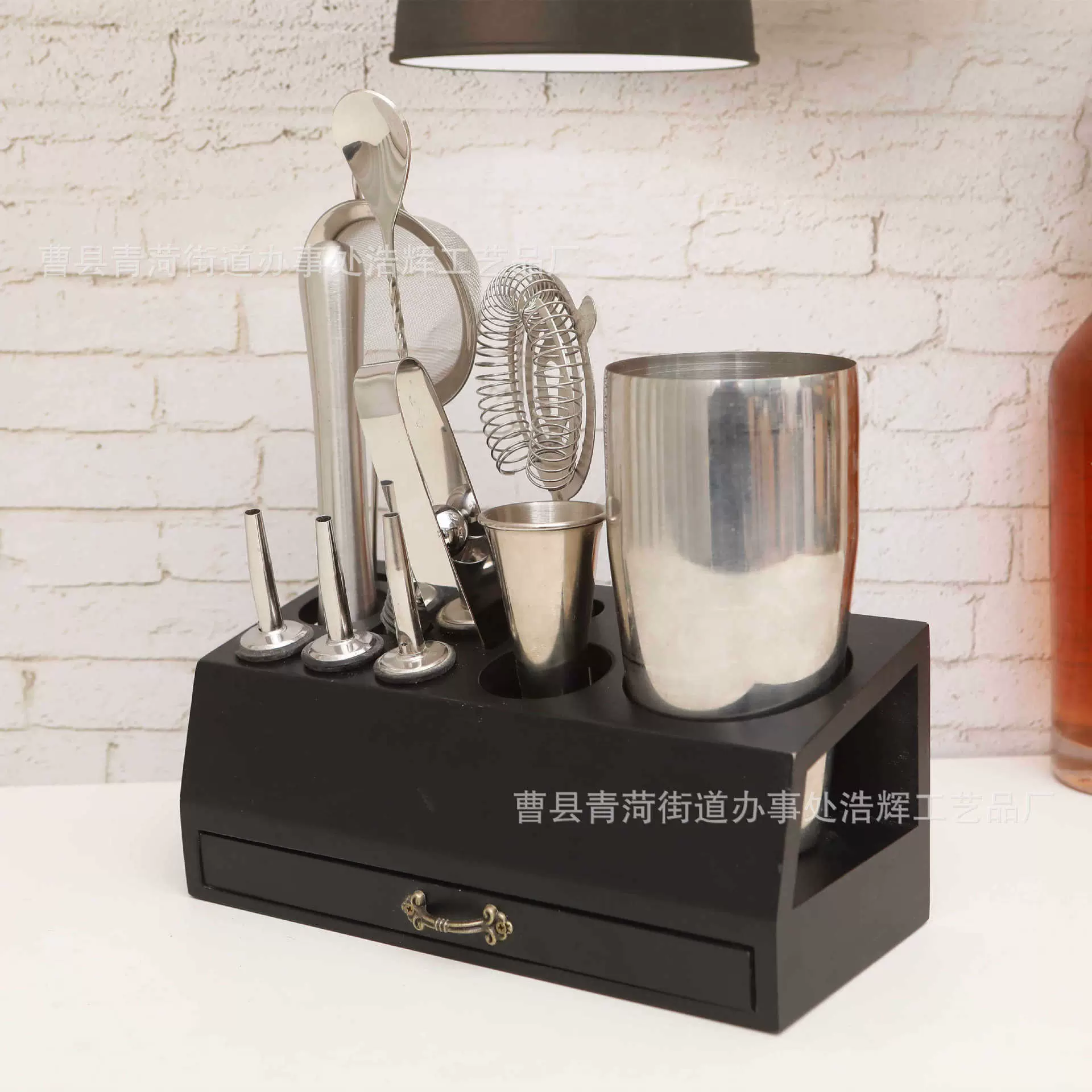 新款带抽屉木质调酒杯架 厂家直供调酒架家居餐厅木质杯架酒杯架