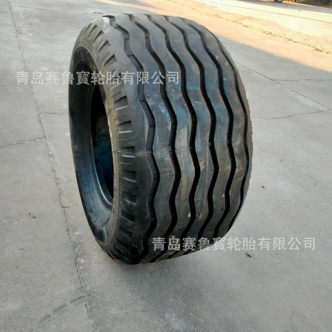 沙漠运输车轮胎 22-20 斜交工程机械轮胎 水曲花纹