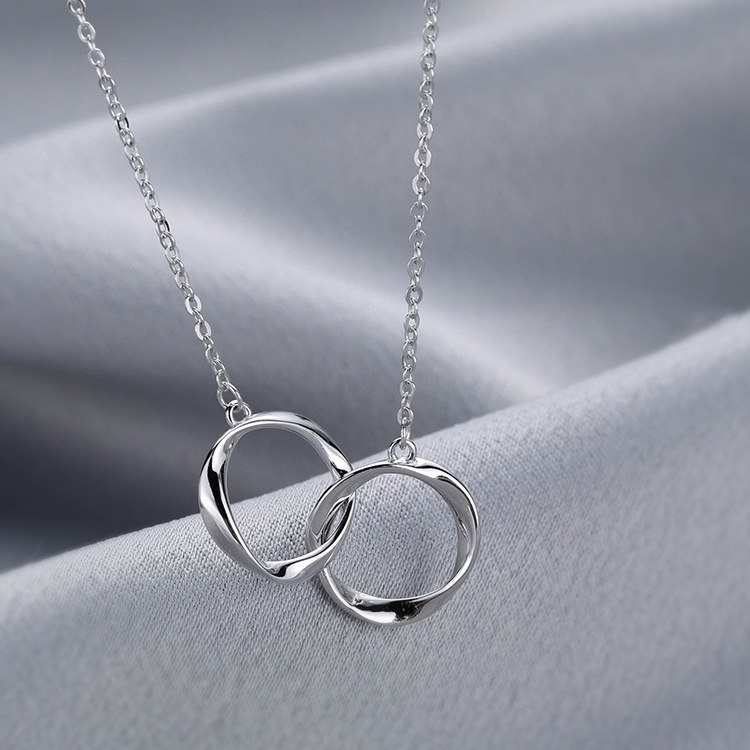 Collier à anneaux entrelacés Mobius pour femme, tendance sur Instagram, design simple et original, chaîne asymétrique pour le cou._voghion.com