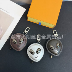 新款外星人皮革包包挂件迷你造型车载挂饰时尚耳机包百搭耐磨五金