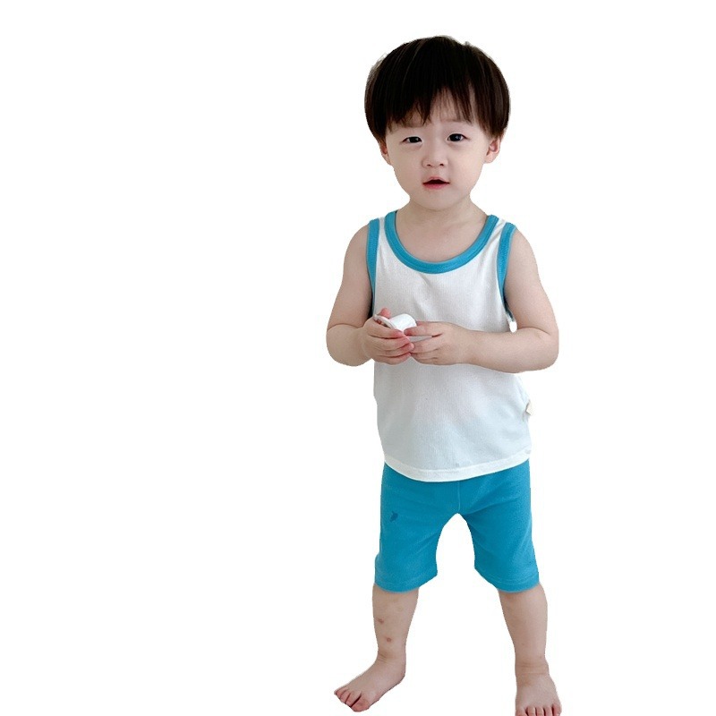 Ropa de verano para niños 2025 nuevo traje de chaleco de verano para bebés estilo delgado traje de pantalones cortos de contraste para niños coreanos
