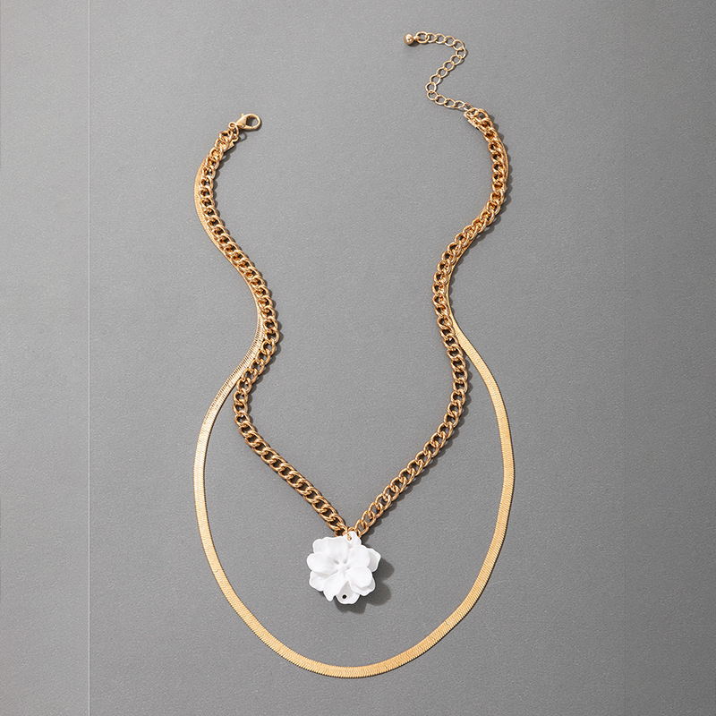 Simple White Flower Multilayer Alloy Necklace display picture 3