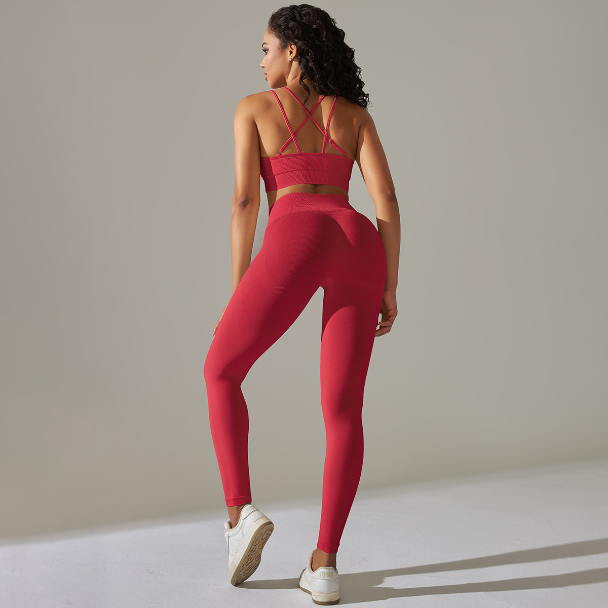 Nueva transfronteriza sin costuras color sólido de alta elástica sujetador deportivo ropa interior ropa de yoga traje correr fitness deportes de dos piezas conjunto