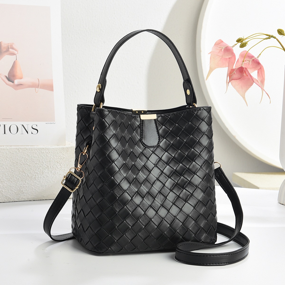 Temperamento bolsas de cubo bolsas de mano de estilo casual bolsas de mujer bolsas de hombro de moda bolsas de mochila transfronterizas image 1