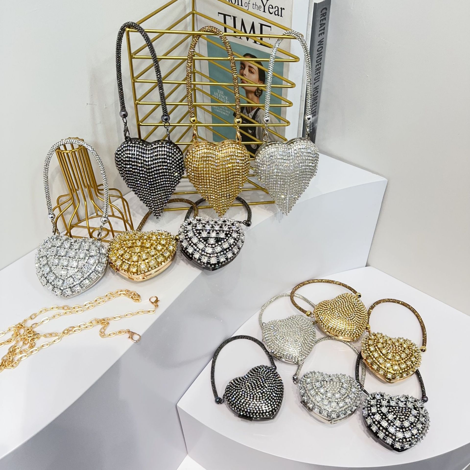 240g Weight Magnetic Buckle Closure Type Single Shoulder Strap Strap Type Shoulder Bag Bags Type Party Occasion Acrylic Material Women's Backpack Backpack Heart Shape Pattern All Seasons Season Women's Gender Elegant Style Heart-shaped Shape Arylic Heart Shape Heart-shaped Evening Bags 无
