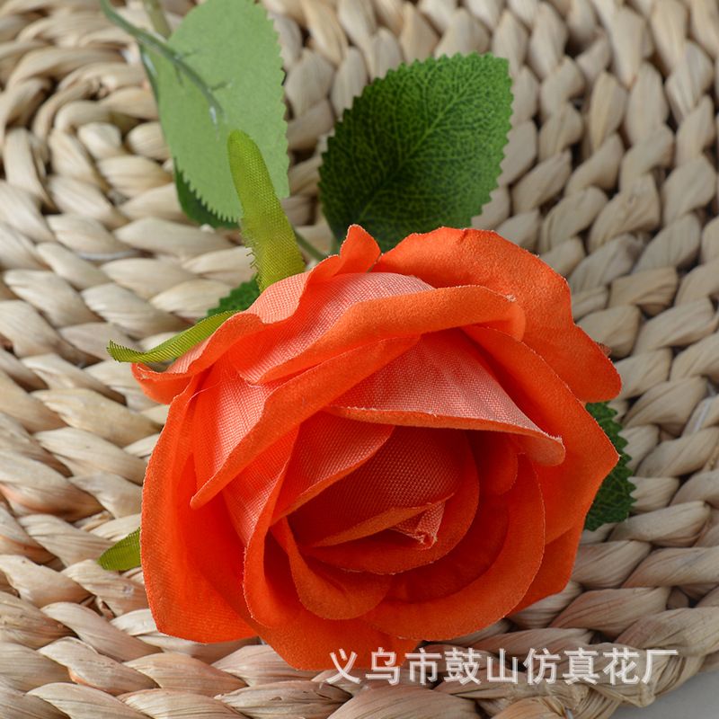 Sola franela Rosa flor artificial Día de San Valentín accesorios de boda flor decorativa pared cascada flor artificial Flor de seda artificial