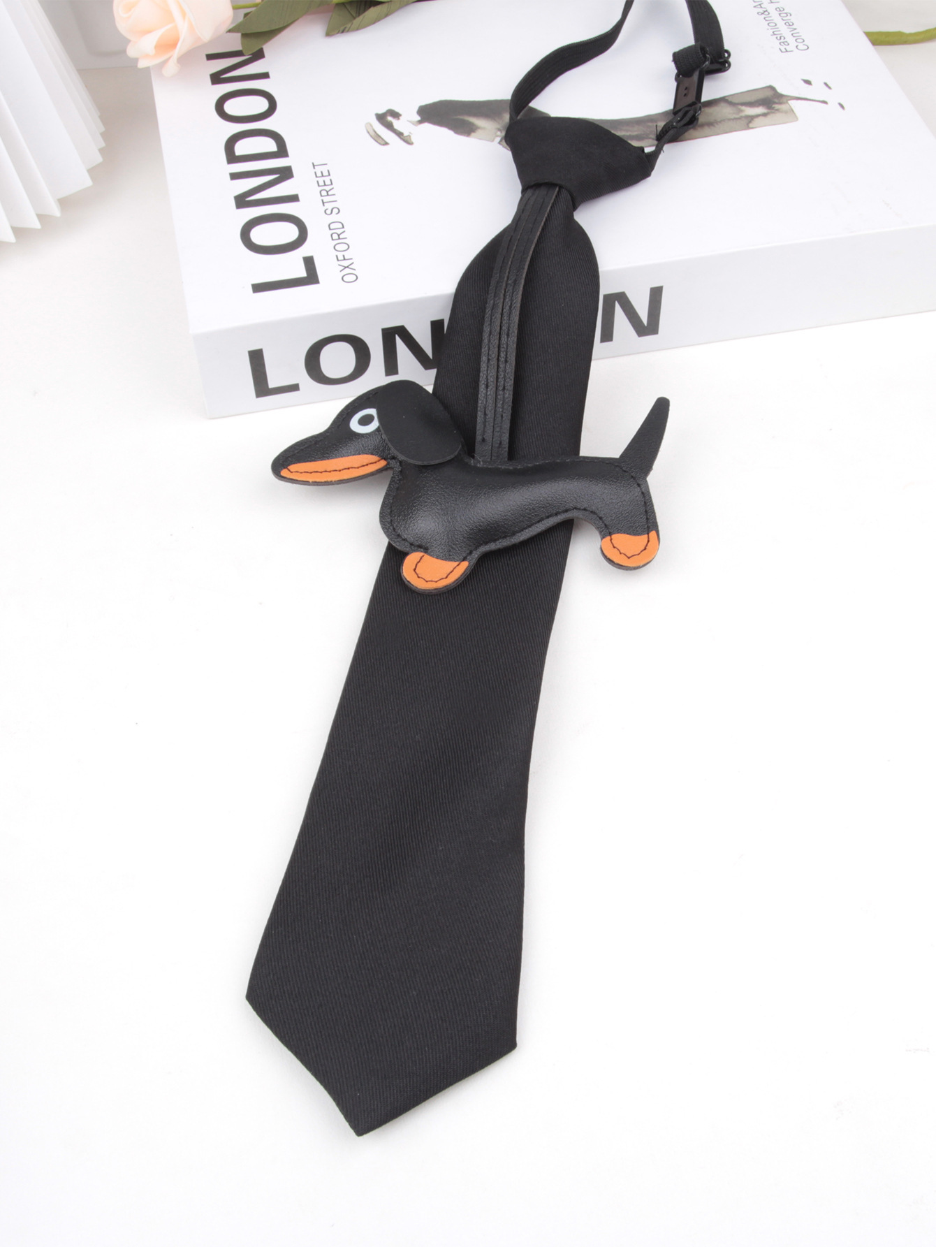 クロスボーダーの軽い豪華な黒いドリルのネクタイは怠け者のネクタイを調節できます。