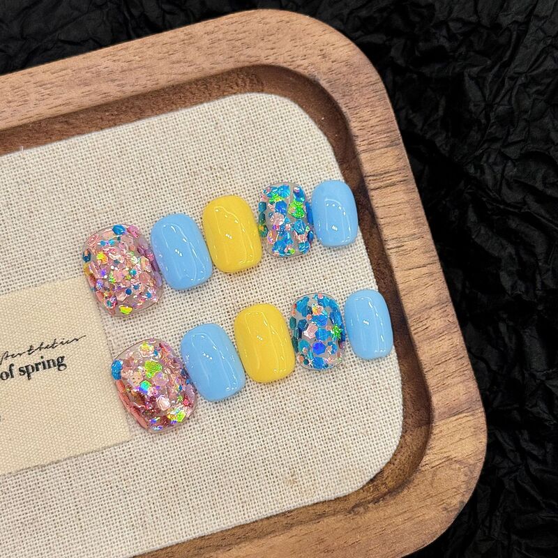 Yihe Korean-style sequins simple color-hopping spring new fake nail patch mermaid Ji flash hand-worn armor