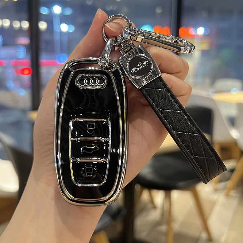 Suitable for Audi Q3 Key Cover A6/A3/A1 High-End Shell Bag Q2L Car Buckle Tt Decorative Chain Q7 Men and Women Suitable for Audi Q3 Key Cover A6/A3/A1 High-End Shell Bag Q2L Car Buckle Tt Decorative Chain Q7 Men and Women