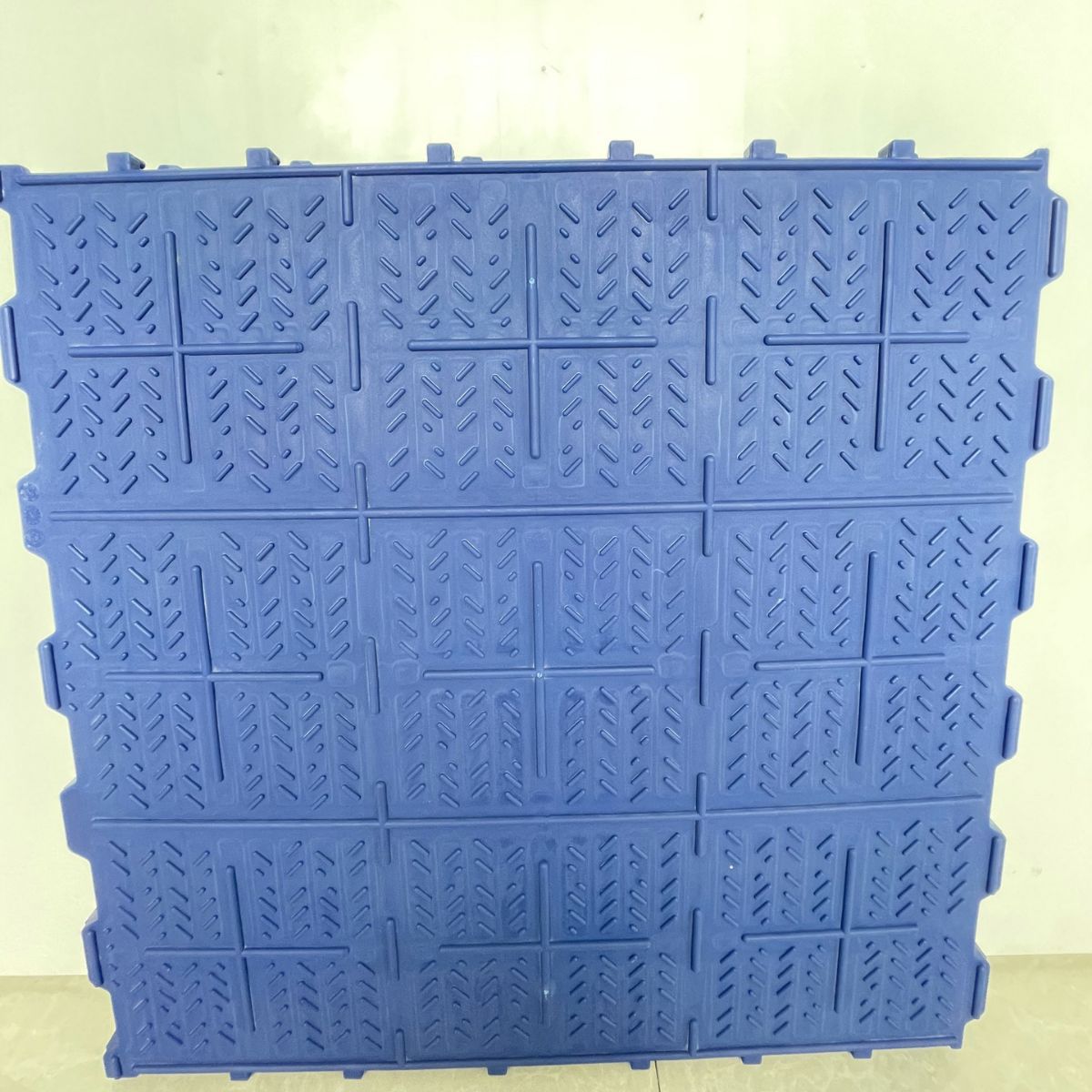 猪用闭式注塑地板 LWD6060C养殖漏粪地板生产厂家600*600 鲁威塑
