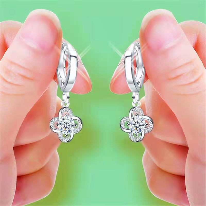 Lucky grass earrings for friends long earrings simple elegant earrings crystal diamond earrings female Net red ear hook