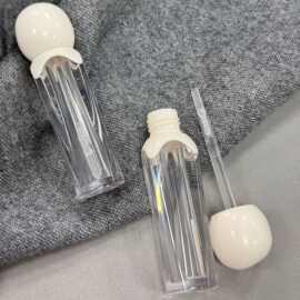 创意融化造型唇釉管奶白滴落盖透明管身化妆品包材源头厂家可印lo