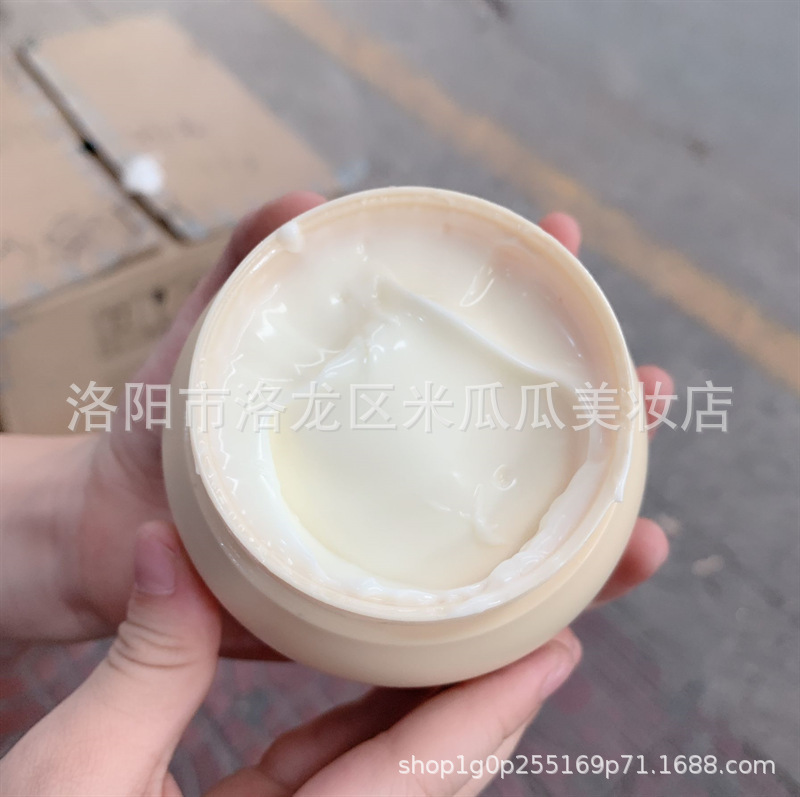一抹爆出水珠玻色因保湿沁滑山羊奶霜补水滋润爆水霜中老年人面霜|undefined