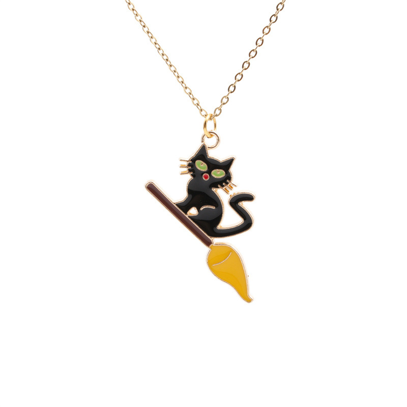 Collar de gato con ojos verdes