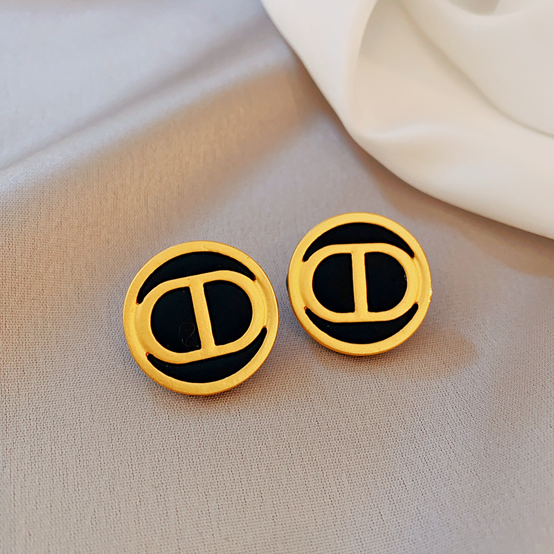 Pendientes geométricos con pliegues irregulares con cuentas de vidrio con aguja de plata Pendientes de alta calidad de temperamento negro Pendientes ligeros de lujo