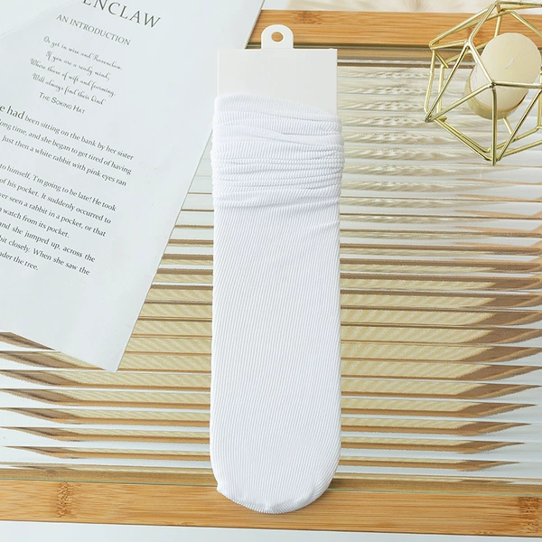 Vertical calf socks (white)