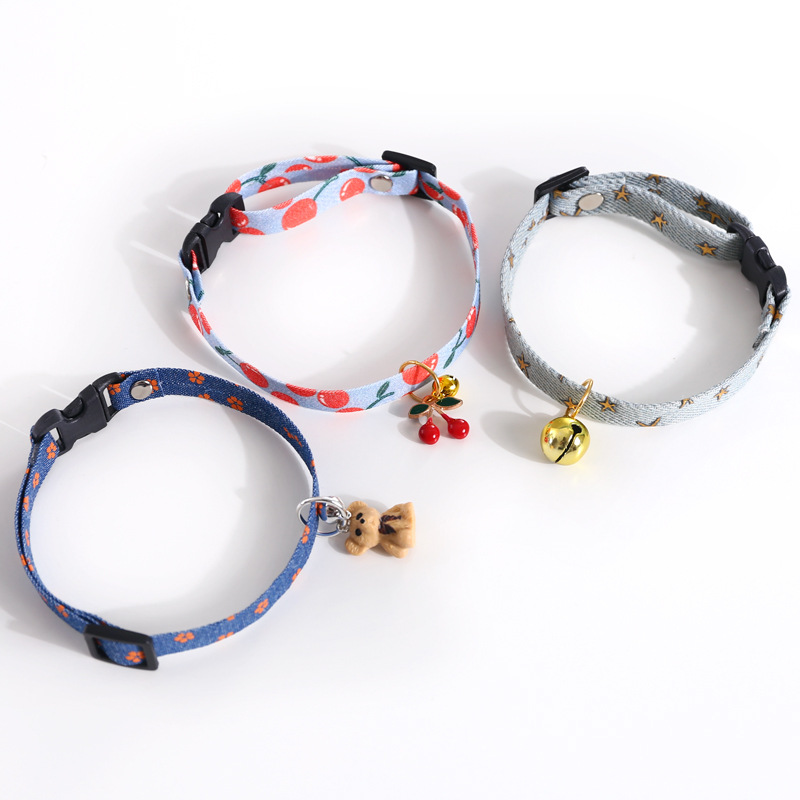 Pet vaquero estampado pentagramas cereza osos colgante collar ajustable gato perro collar al por mayor